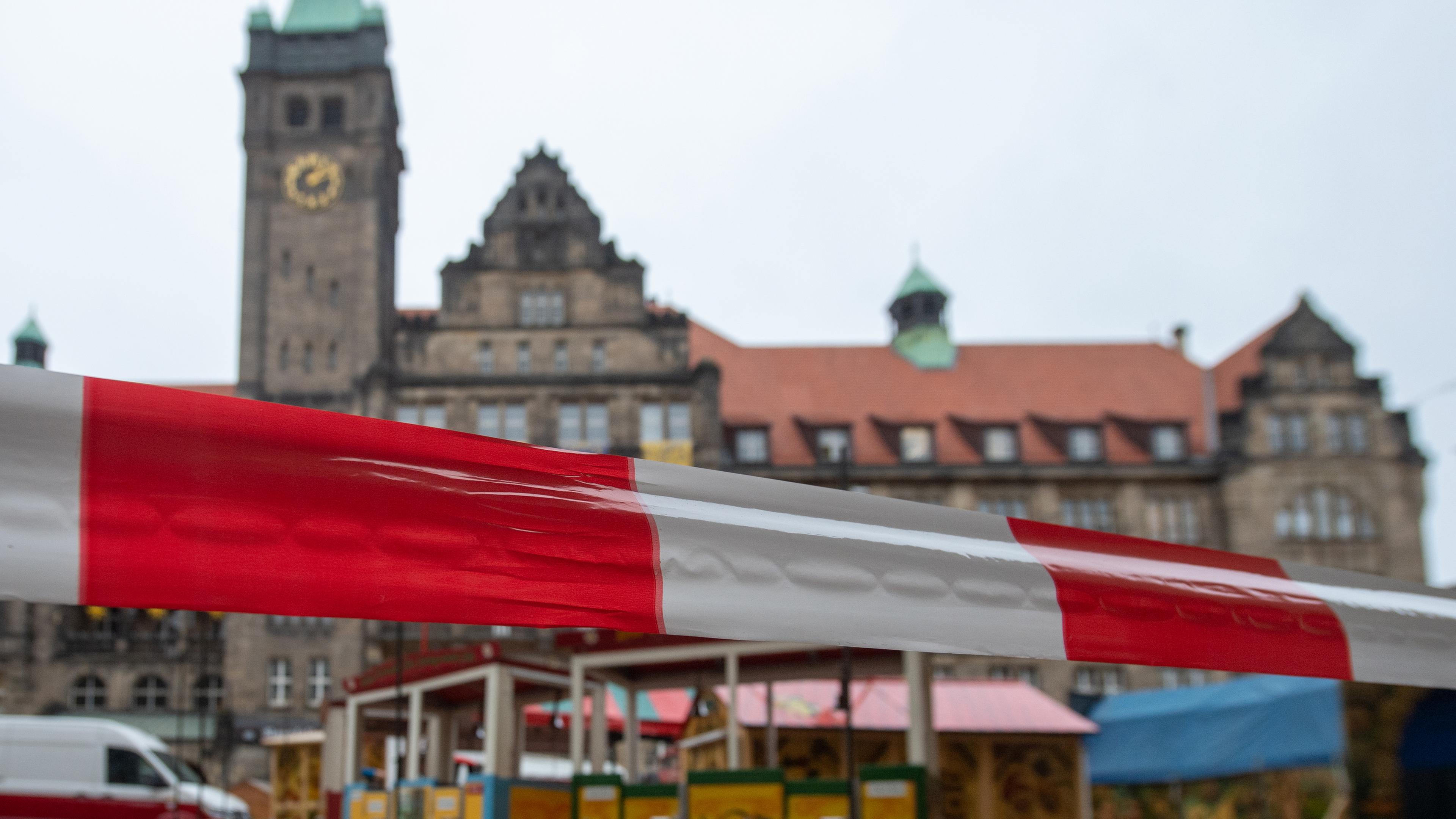 Aufgrund der hohen Infektionszahlen werden weite Teile des öffentlichen Lebens in Sachsen eingeschränkt, 19.11.2021, Chemnitz. 