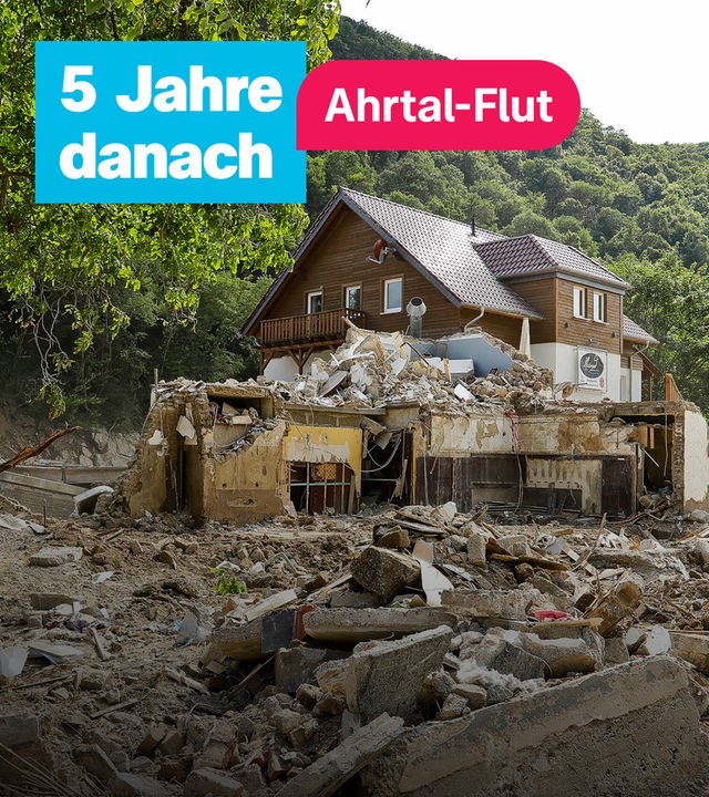 Ahrtal-Flut: 5 Jahre danach; Ein vollkommen zerstörtes Haus vor einem Waldabschnitt.