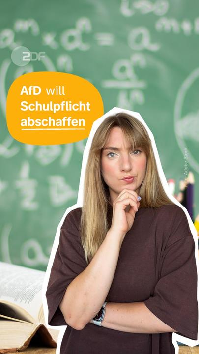 Thumbnail Reel: Johanna steht nachdenklich vor der Schultafel.