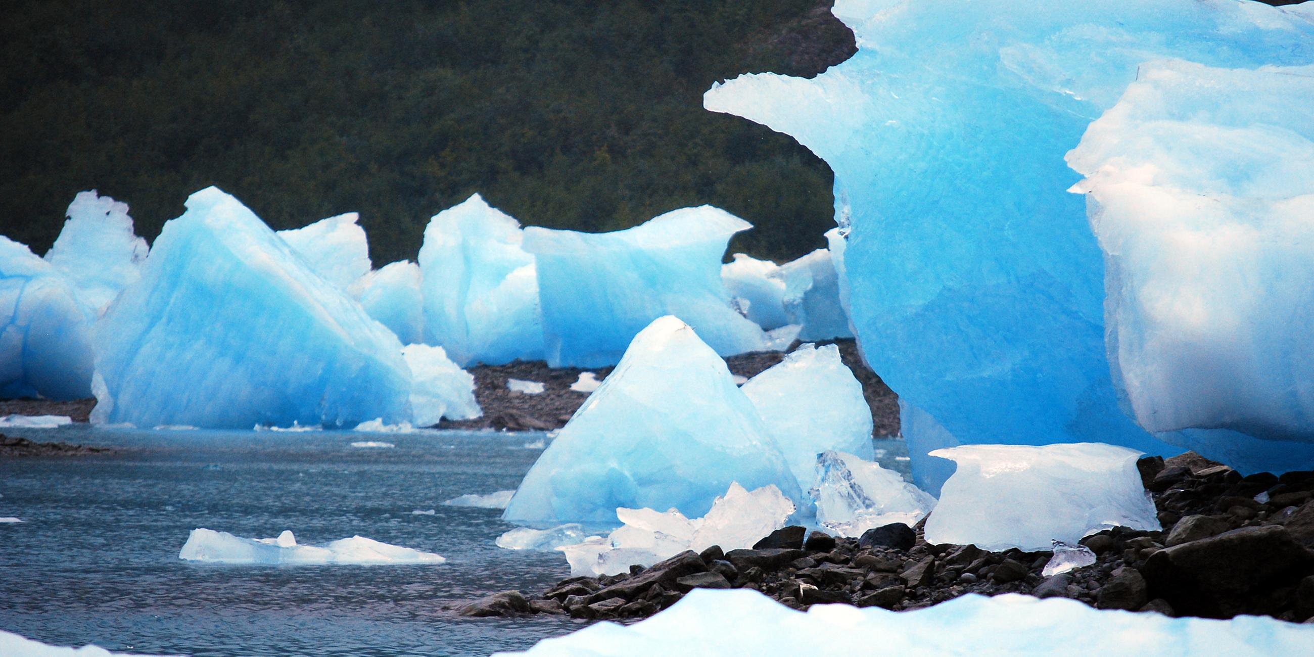 Ein blauer Eisberg