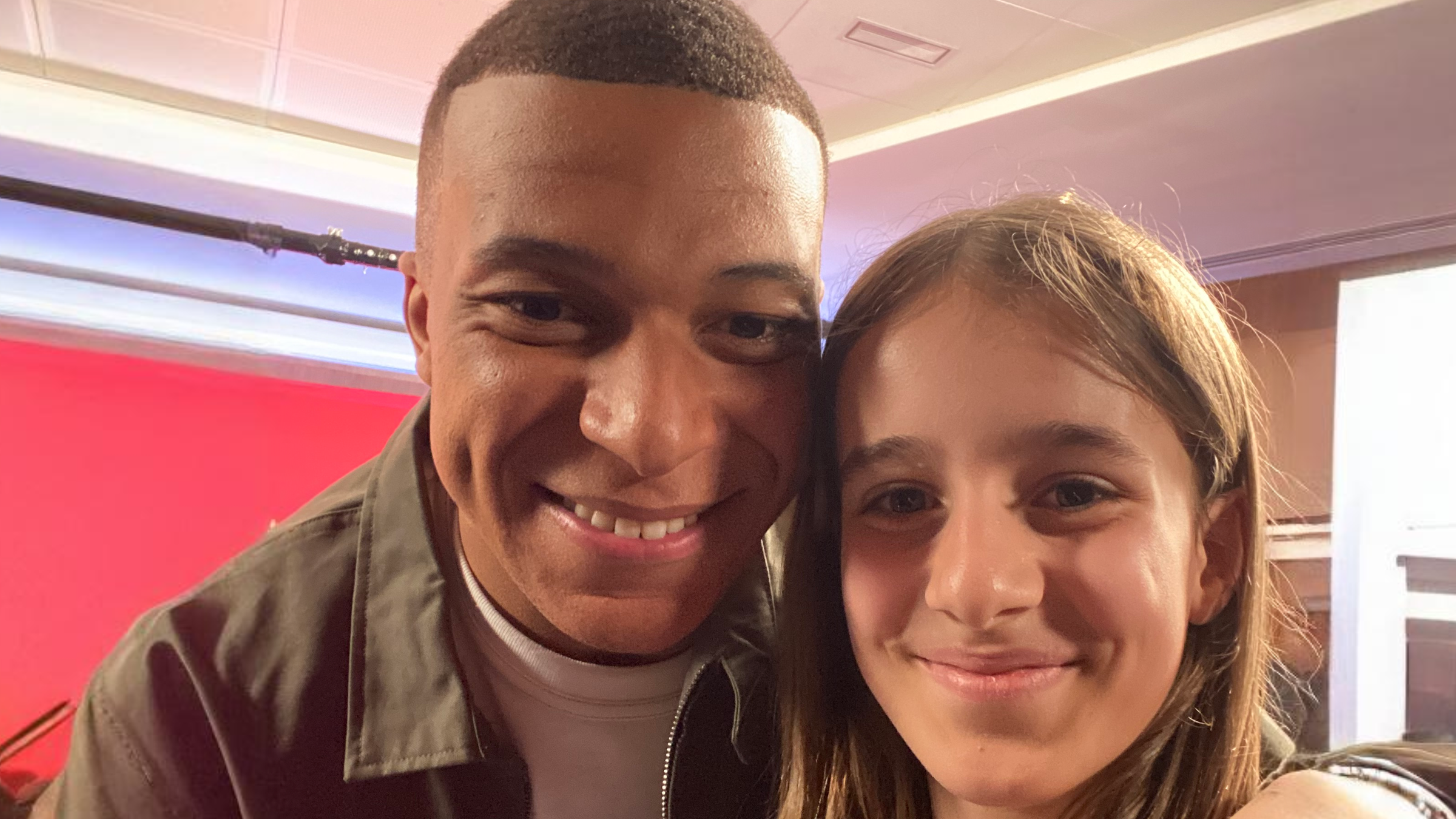 Alice mit Kylian Mbappé