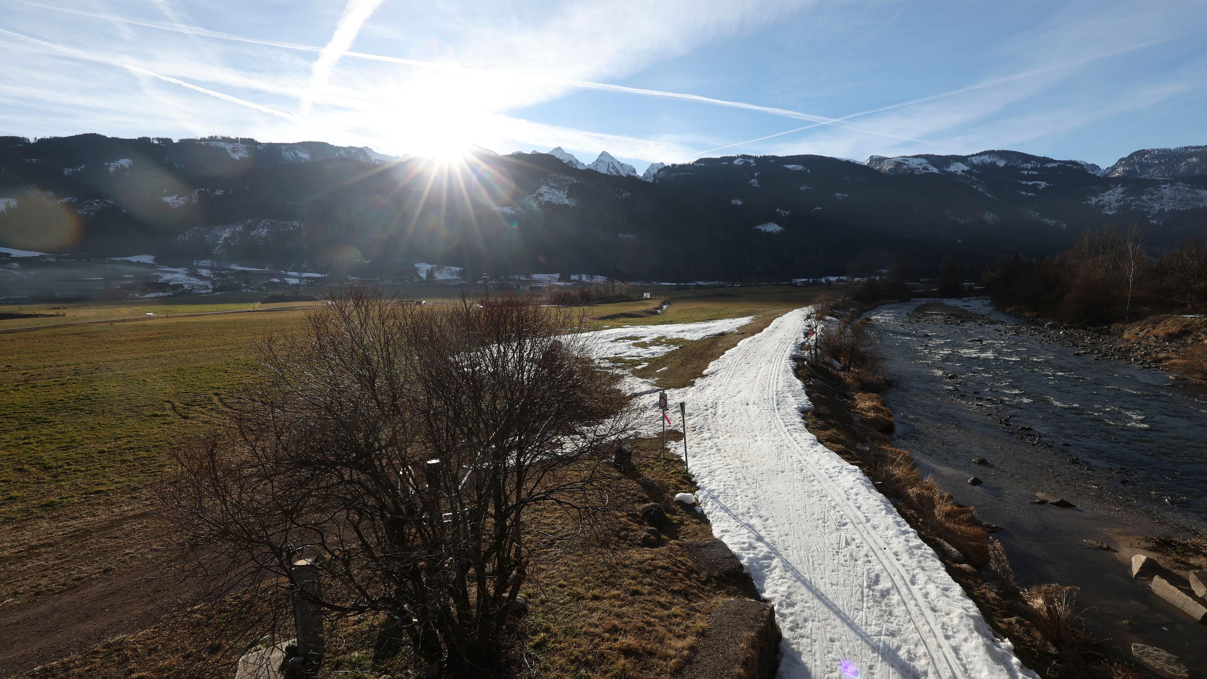 Wegen der anhaltenden Dürre hat es in den italienischen Alpen wenig Schnee. 