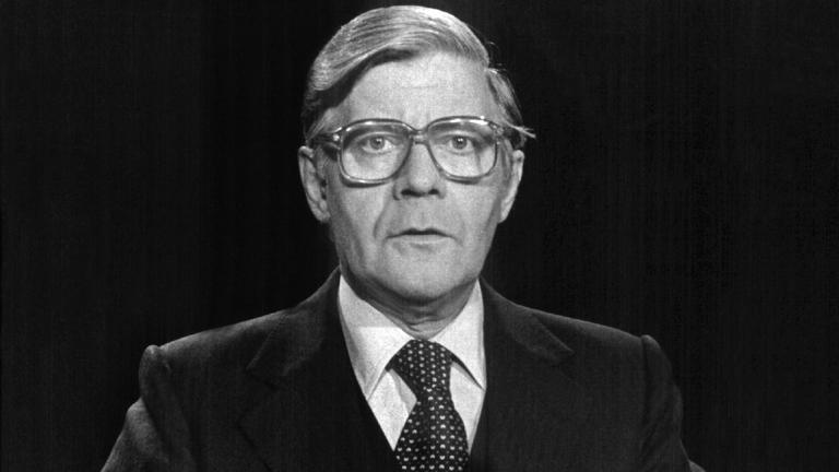 Kanzler Helmut Schmidt bei Fernsehansprache nach Schleyer-Tod 1977