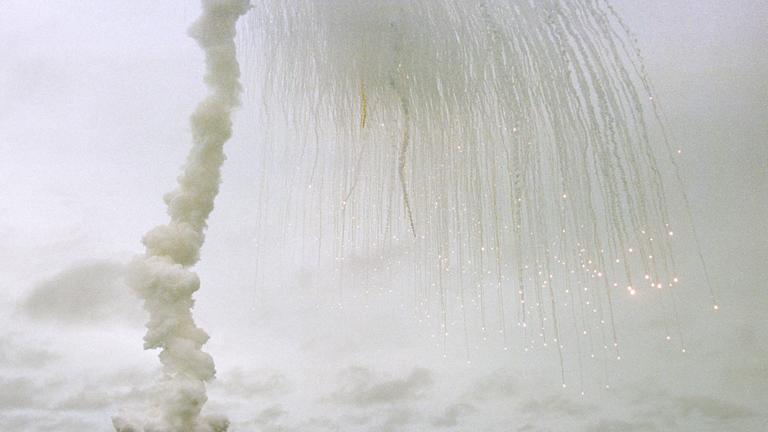 Der erste Start 1996 ging grandios daneben: Ariane 5 explodierte wegen einer Technikpanne über dem Regenwald Französisch-Guyanas! Auch der zweite Start war nicht so der Hit, aber dann…