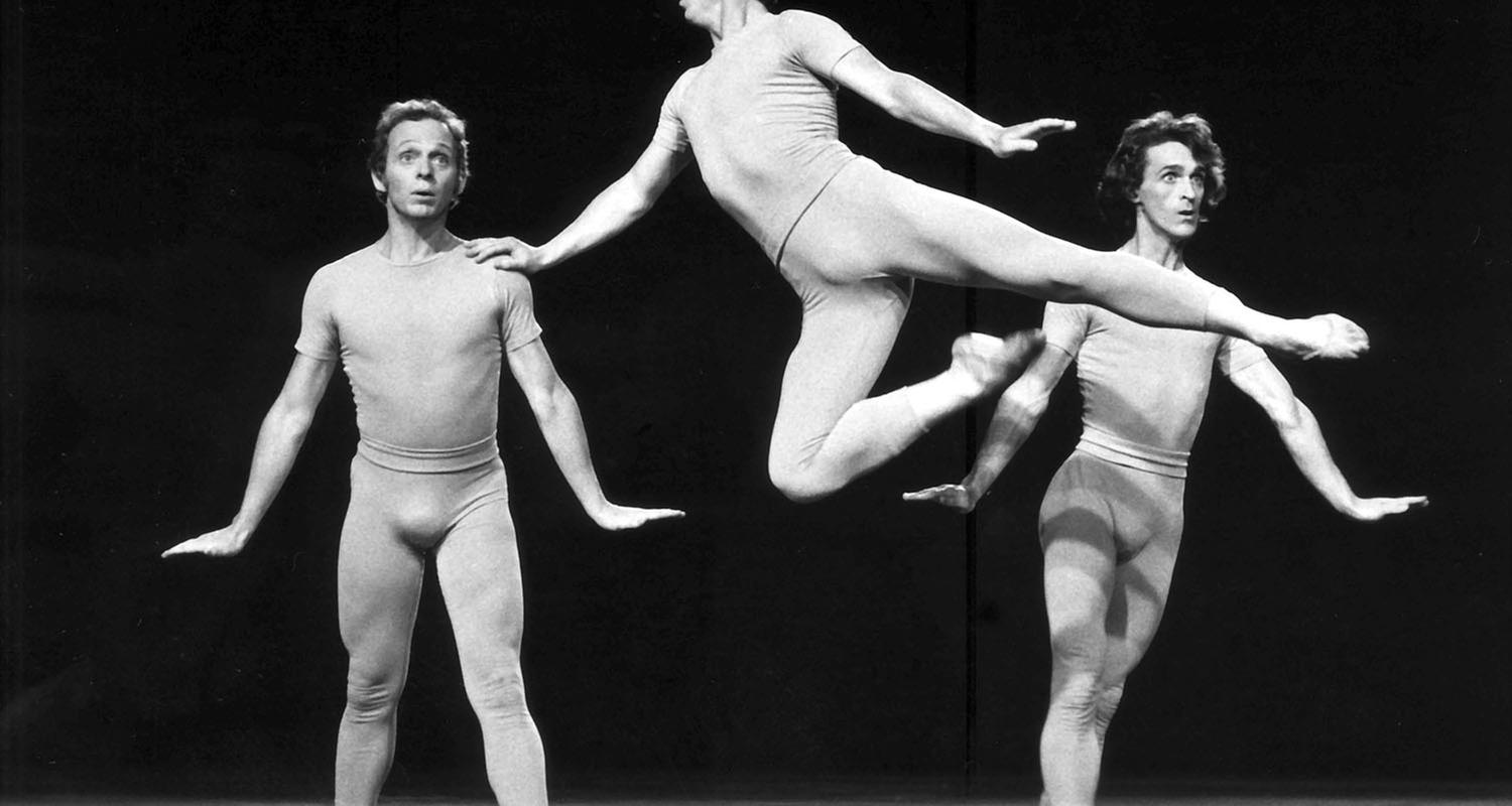 Drei Männer beim Balletttanz