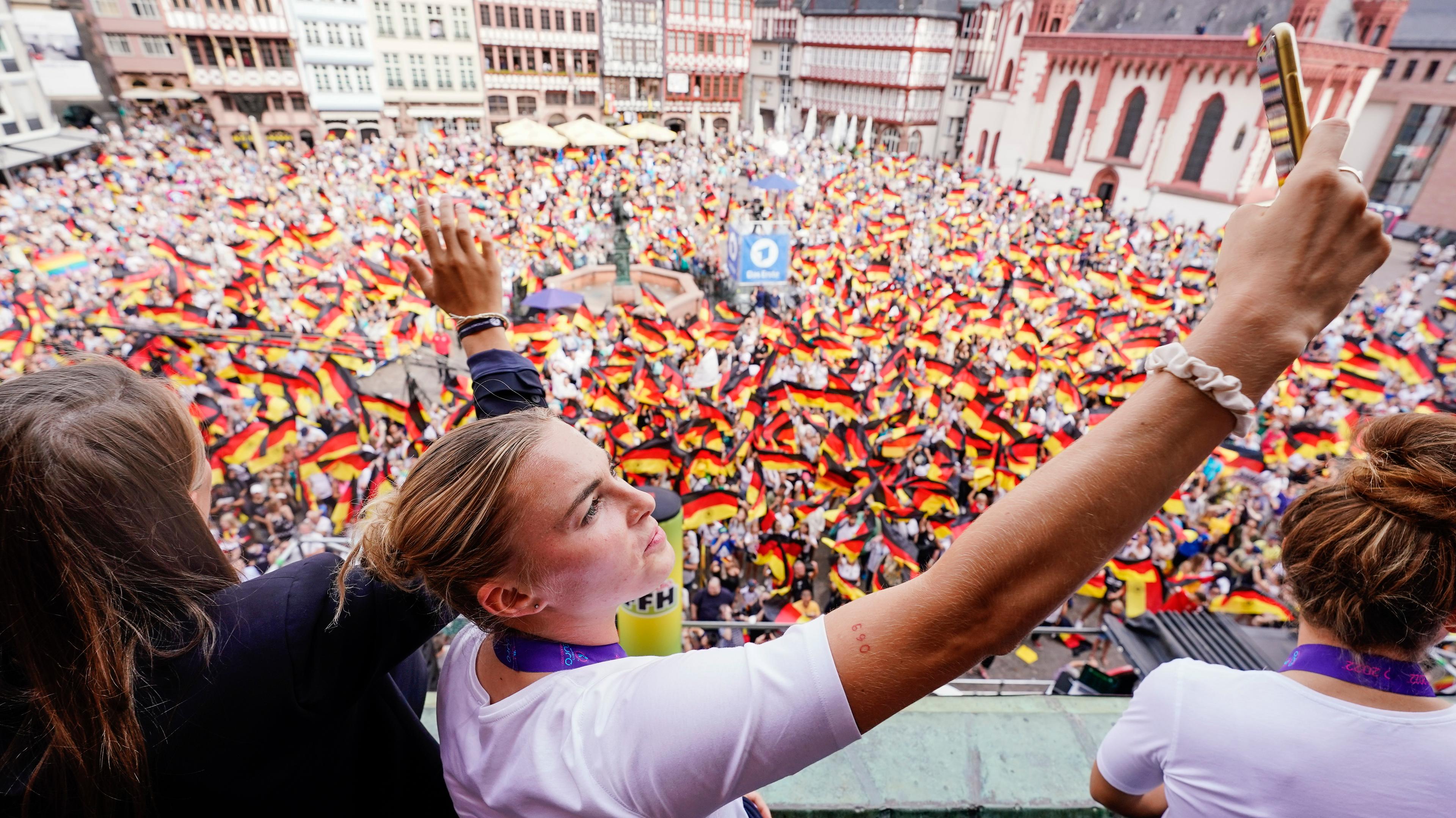 Empfang der deutschen Frauenfußball-Nationalmannschaft auf dem Frankfurter Römer 2022
