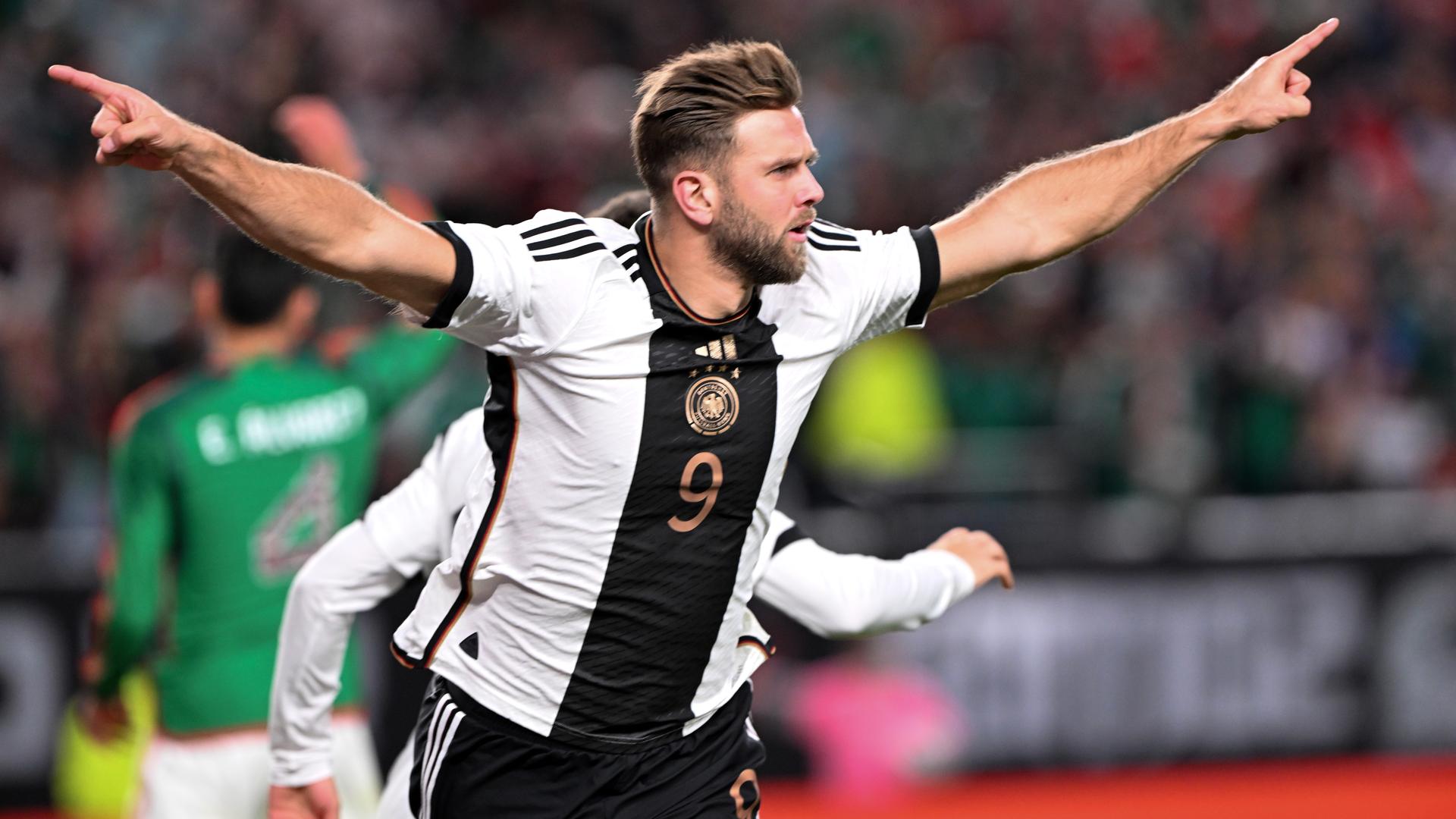 Niclas Füllkrug jubelt nach Ausgleichstreffer 