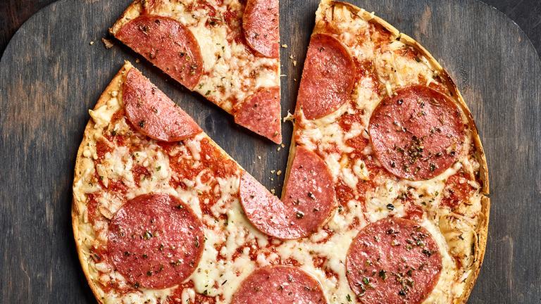 50 Kerzen für die Tiefkühlpizza!