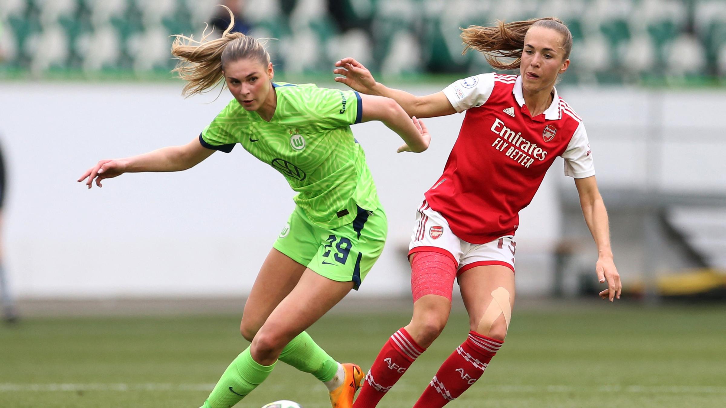 Jule Brand für den VfL Wolfsburg bei einem Spiel gegen Arsenal.