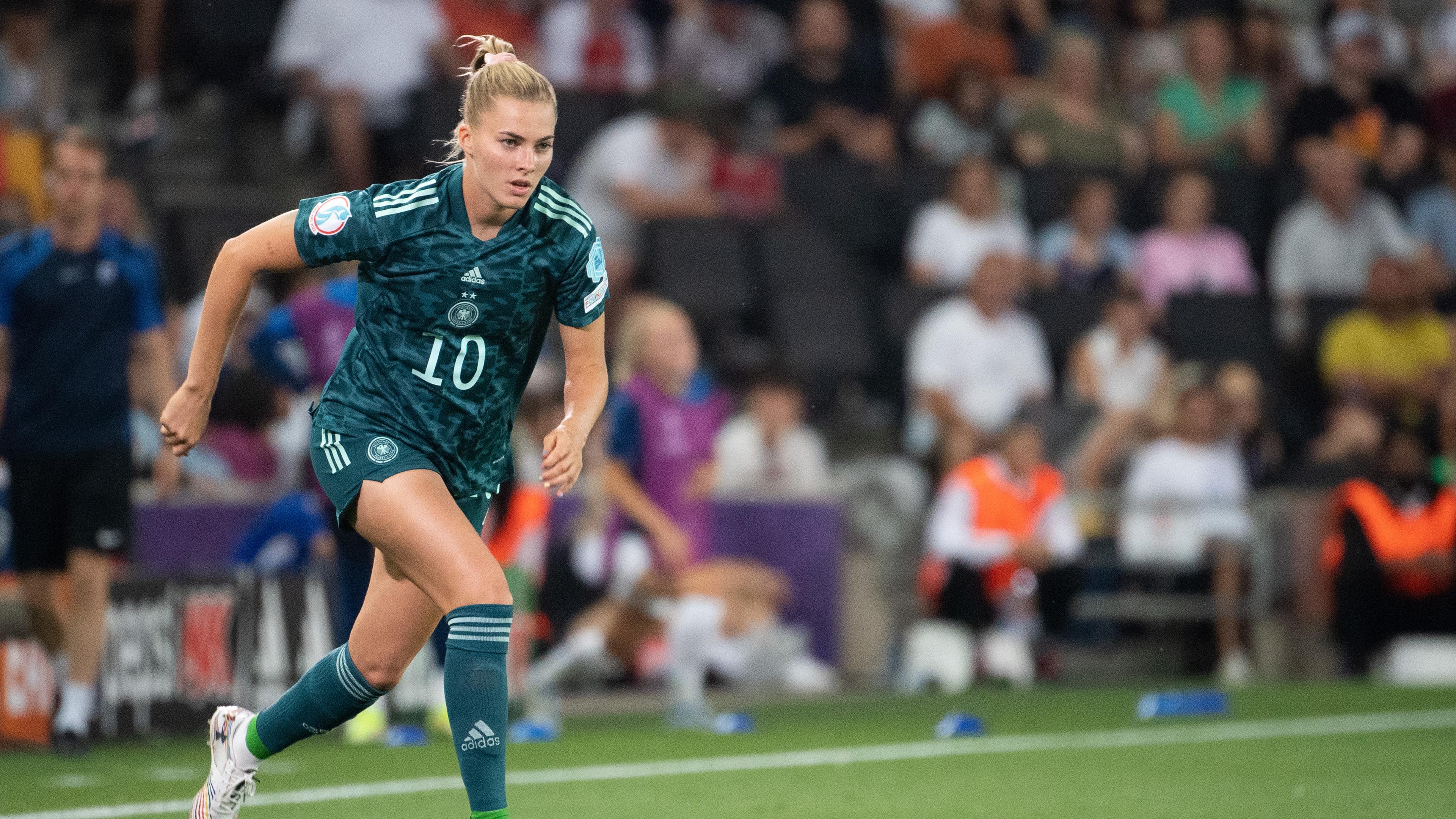 Laura Freigang bei der Fußball-EM 2022.