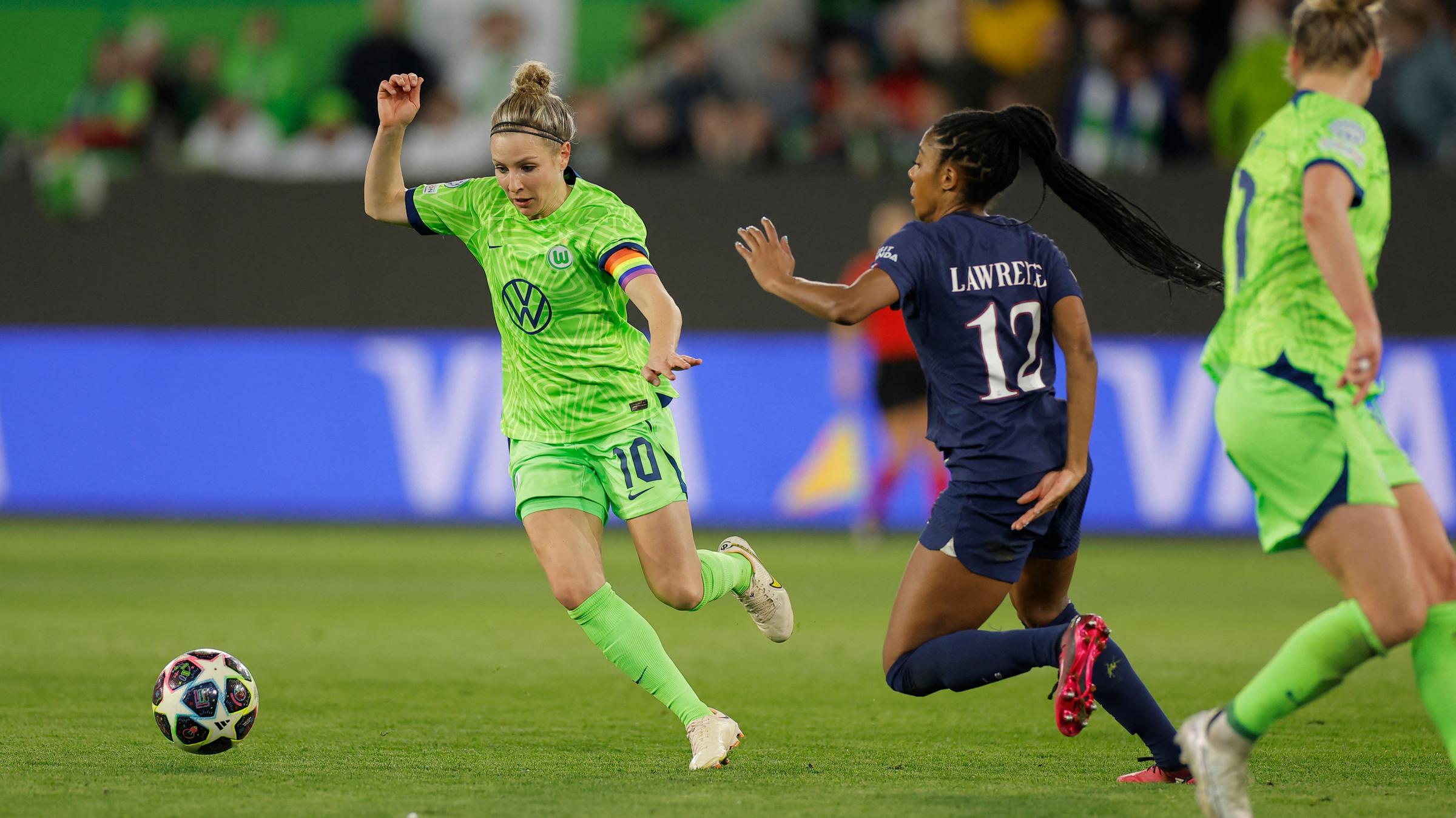 Svenja Huth beim beim Spiel gegen Paris Saint-Germain.