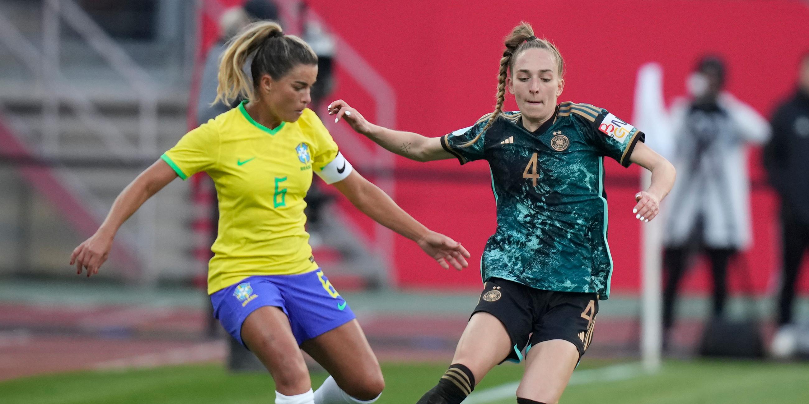 Sophia Kleinherne beim Spiel Deutschland (Frauenmannschaft) gegen Brasilien.