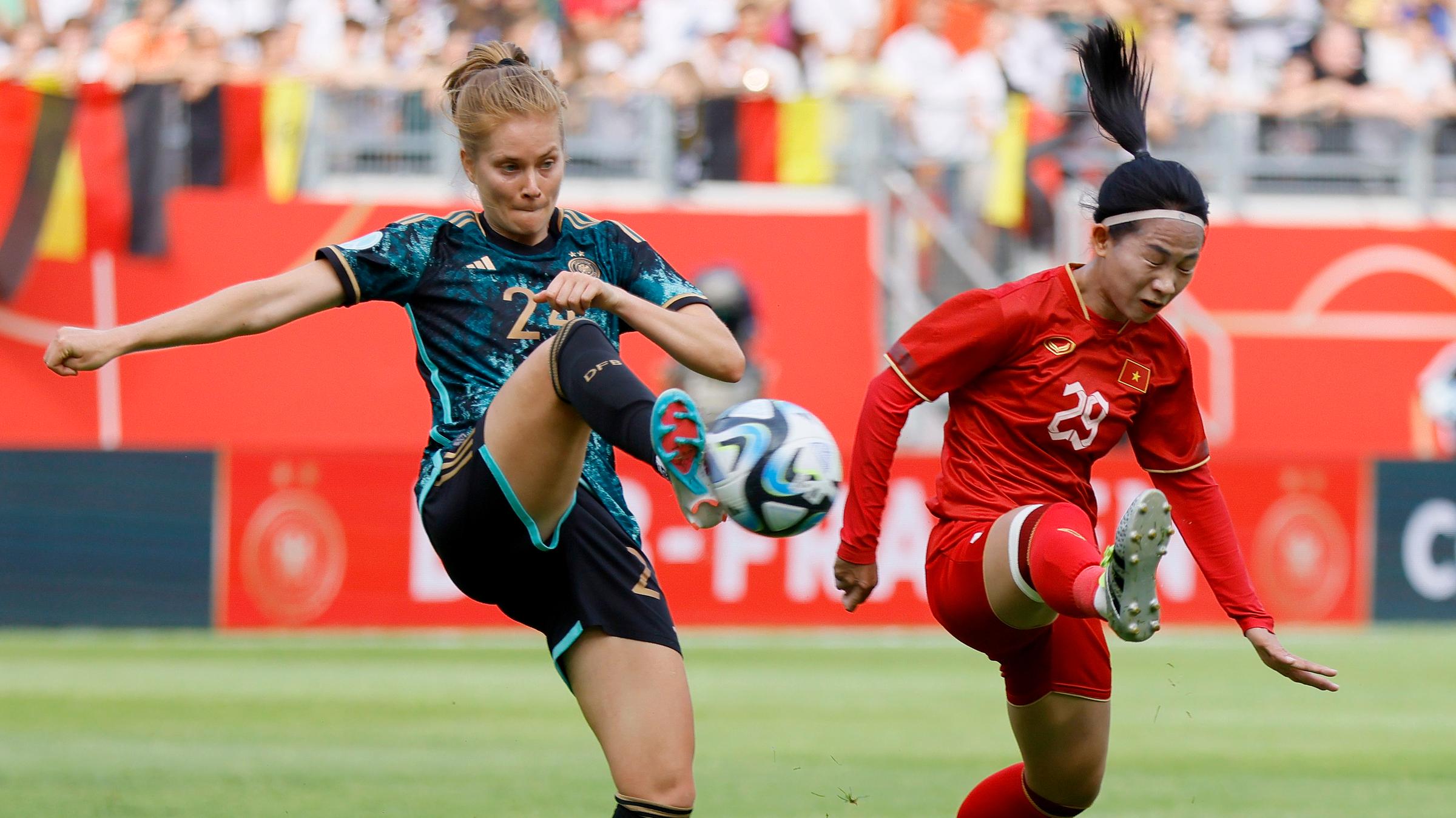 Sjoeke Nüsken beim Länderspiel Deutschland gegen Vietnam. 