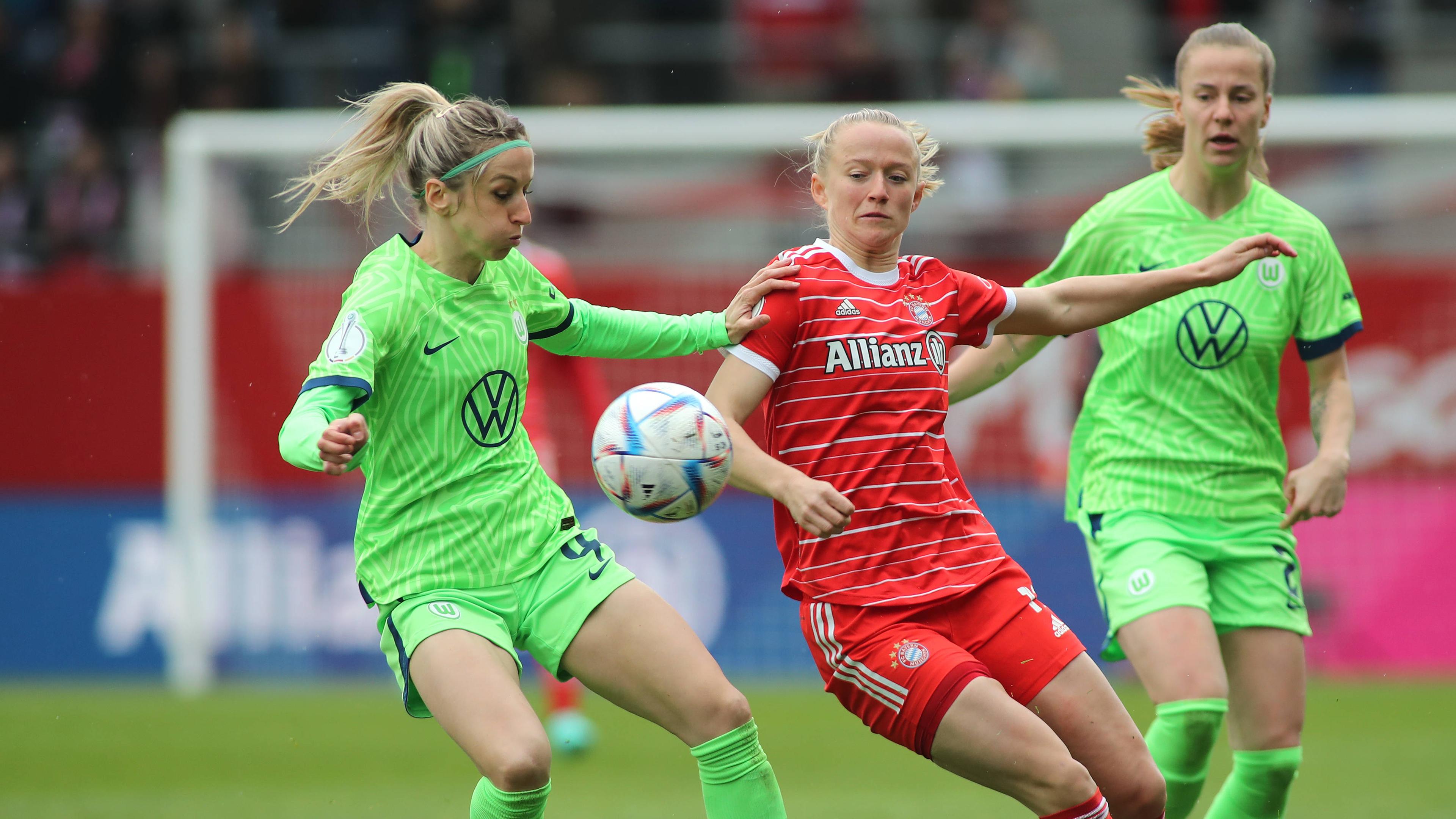 Lea Schüller beim Spiel FC Bayern München und VfL Wolfsburg.