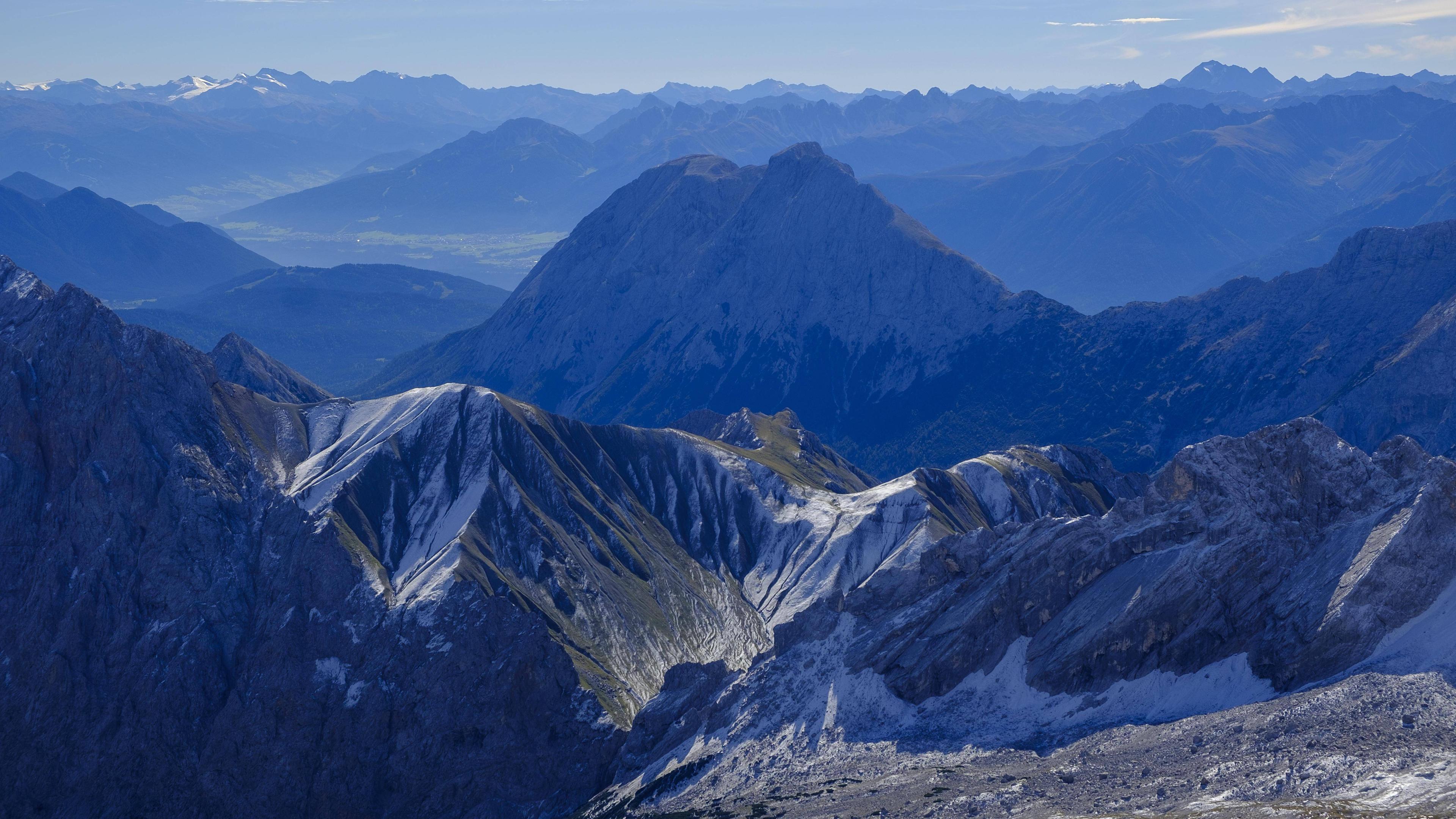 Blick von der Zugspitze auf den Schneeferner Gletscher