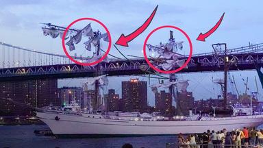Schiff rammt Brooklyn Bridge