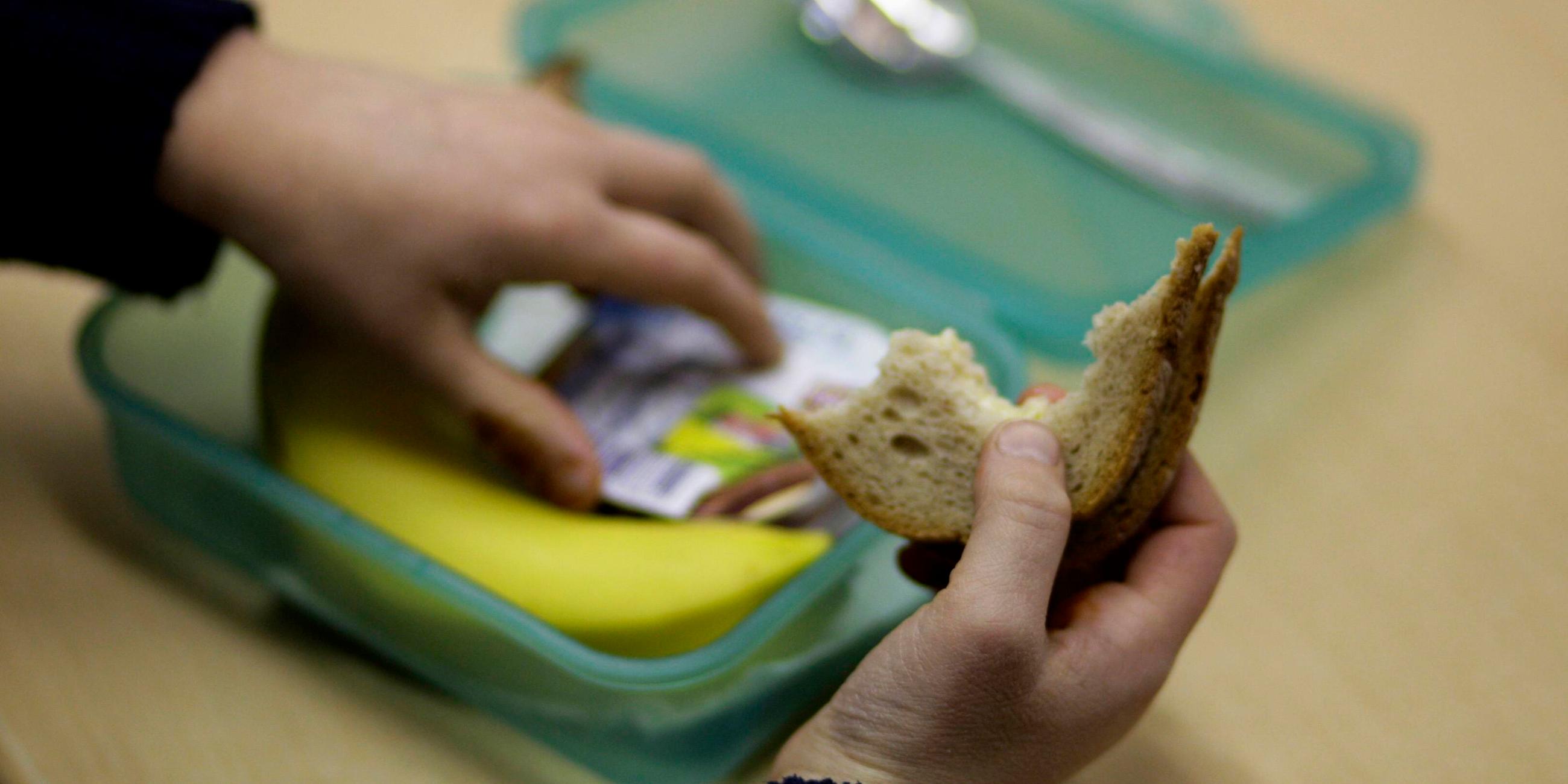 Schulbrot in Tupperbox