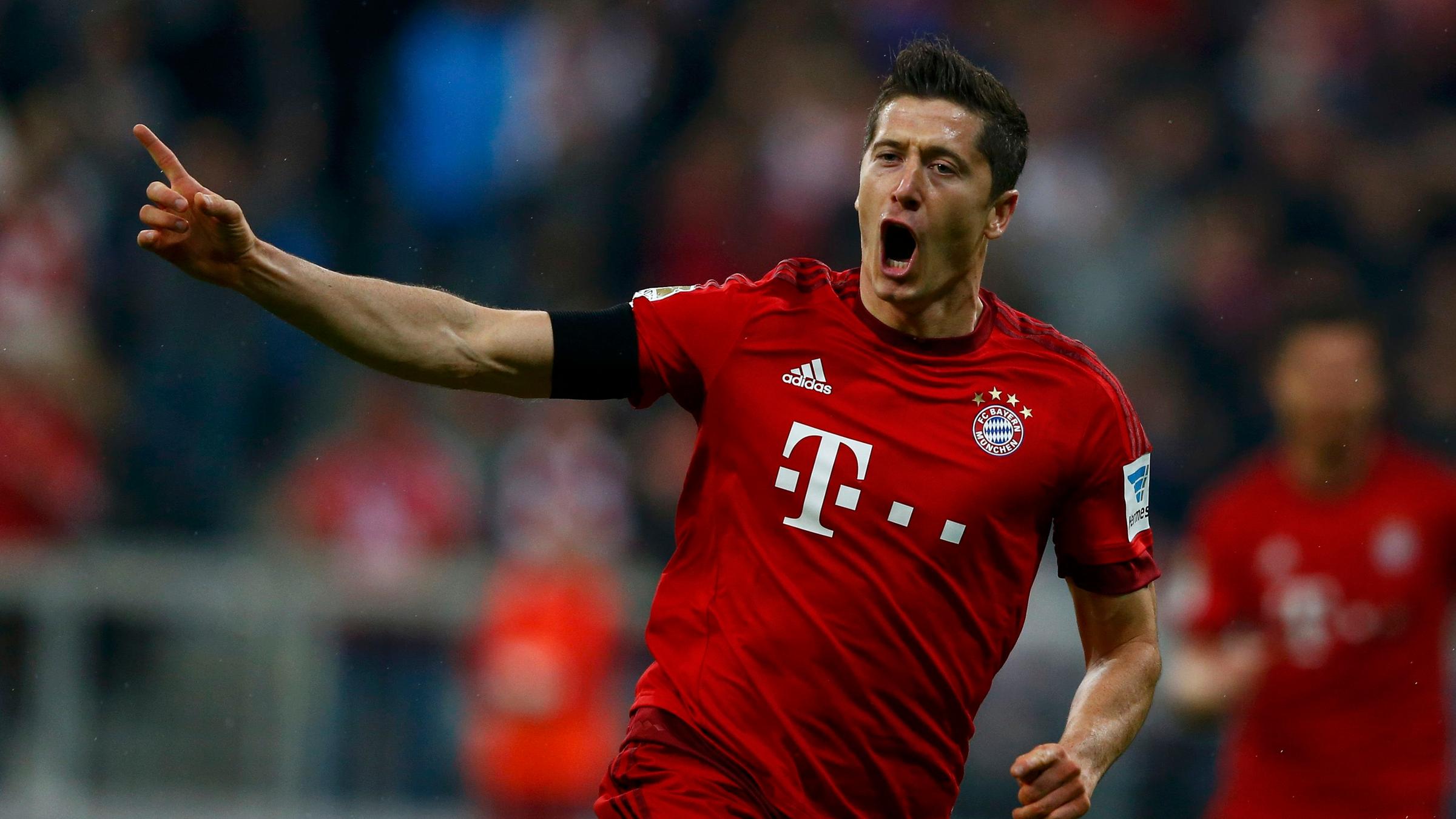 Lewandowski jubelt, nachdem er 5 Tore in 9 Minuten geschossen hat