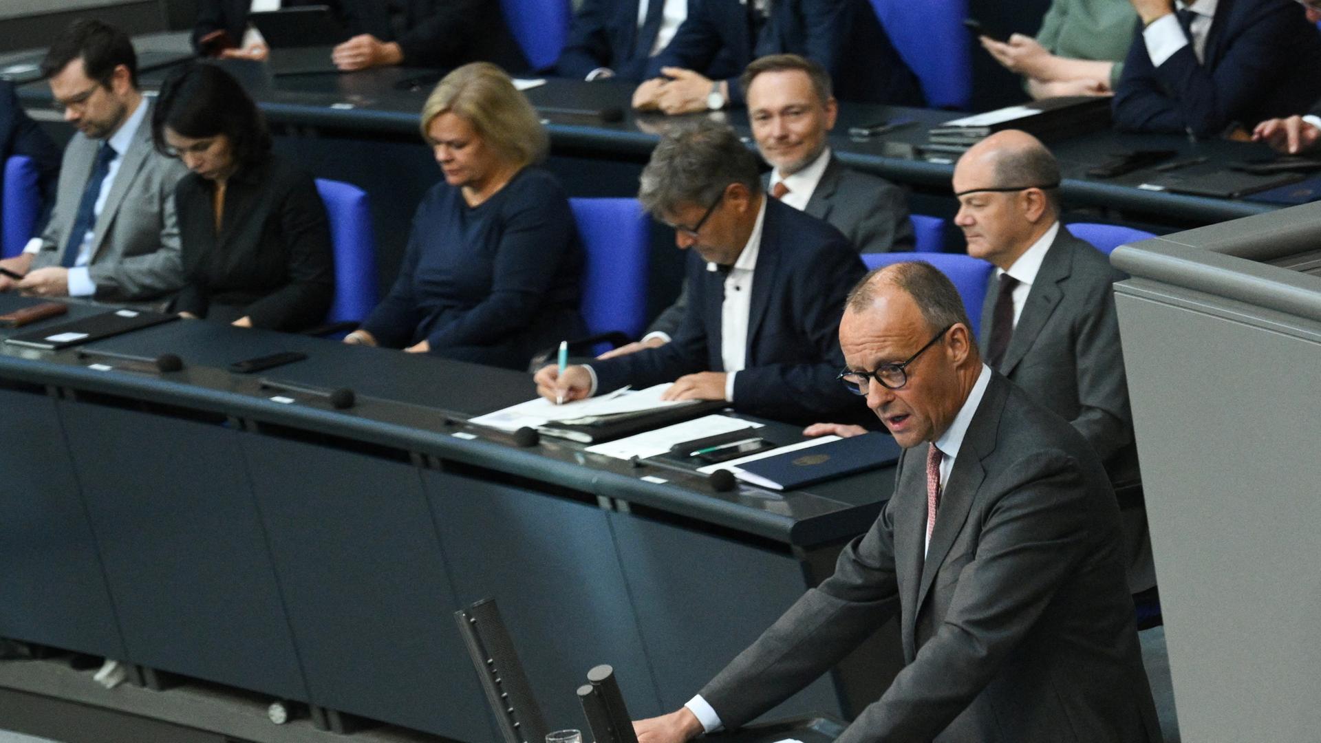 CDU-Parteivorsitzender Friedrich Merz hält eine Rede während einer Plenumssitzung des Unterhauses des Bundestages am 06.09.2023.