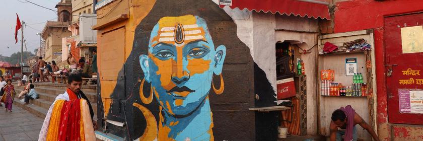 Bunt bemalter Shop in Indien