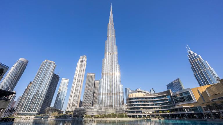 Auf dem Bild ist der Burj Khalifa abgebildet. 
