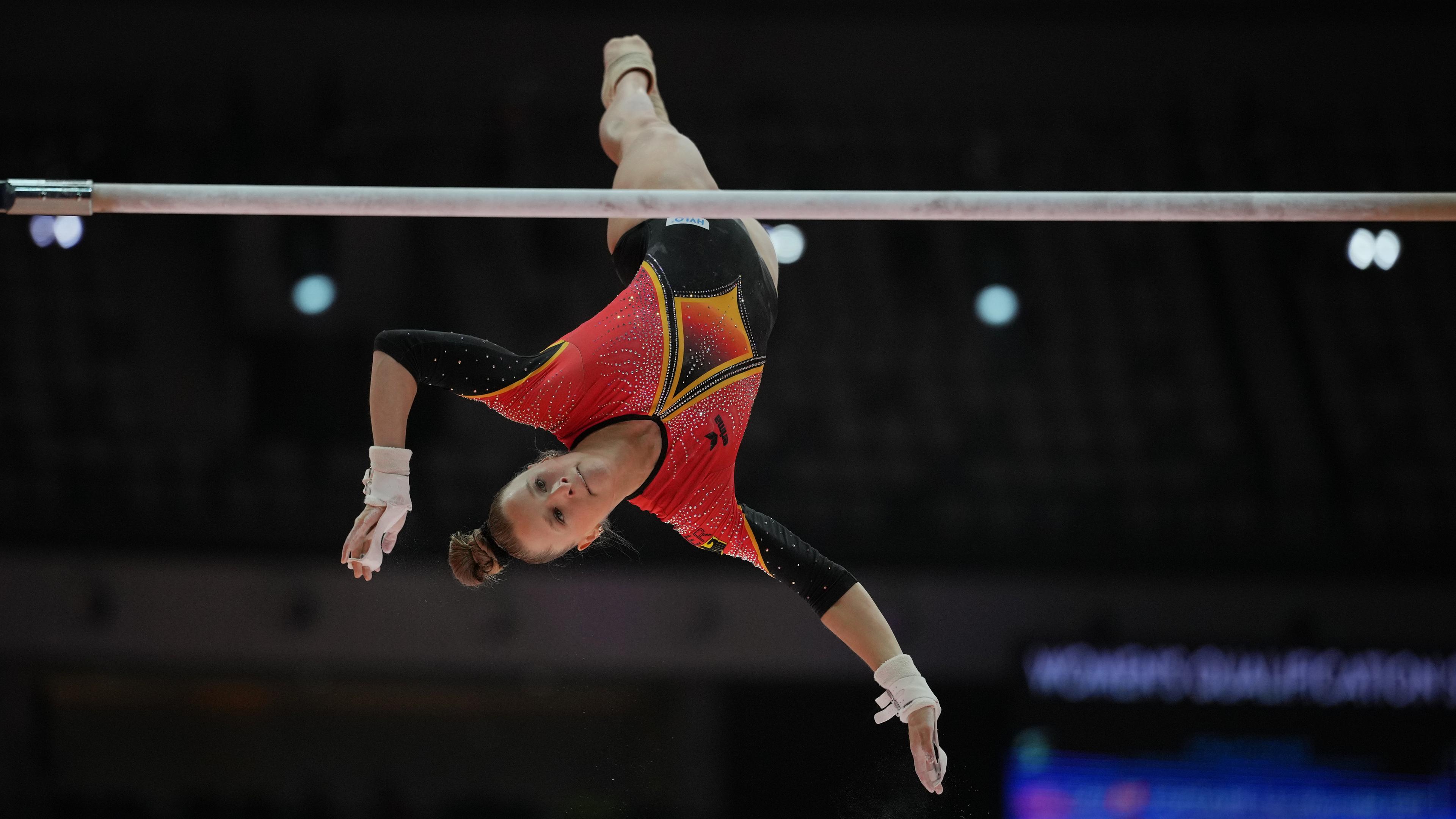 Die deutsche Turnerin Silja Stöhr bei der Turn-WM 2025 in Jakarta. 