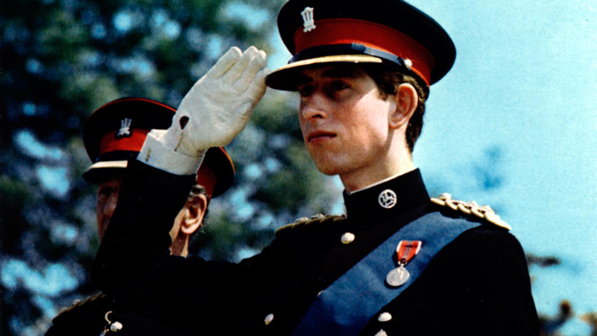 Prinz Charles in der der Uniform des Royal Regiment of Wales