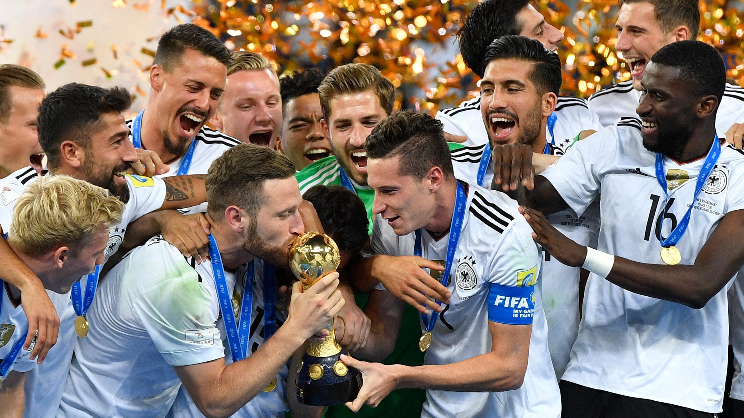 Nationalmannschaft jubelt über den Confed-Cup Gewinn 2017