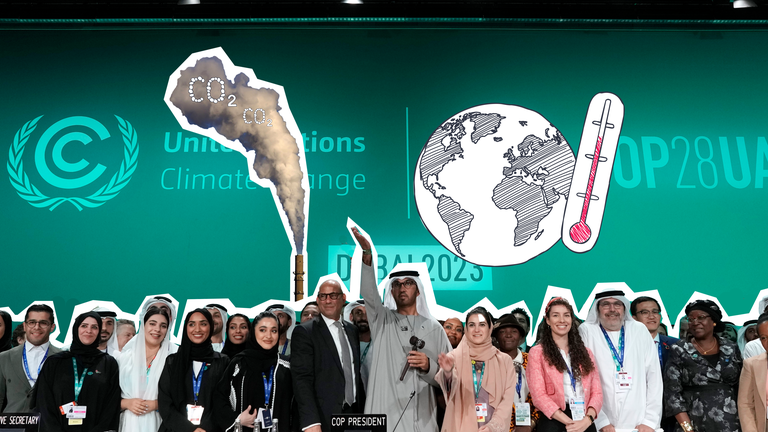 Zum Abschluss der Weltklimakonferenz in Dubai haben sich die fast 200 Staaten auf eine Abschlusserklärung geeinigt. 