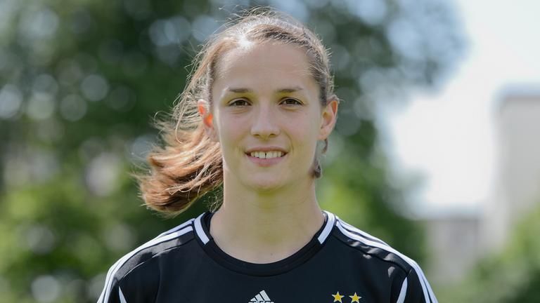 Laura Benkarth, Tor