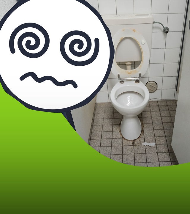 Ein Foto von einem verdreckten Klo in einer Toilettenkabine. Daneben ein Emoji mit verzogenem Gesicht. 