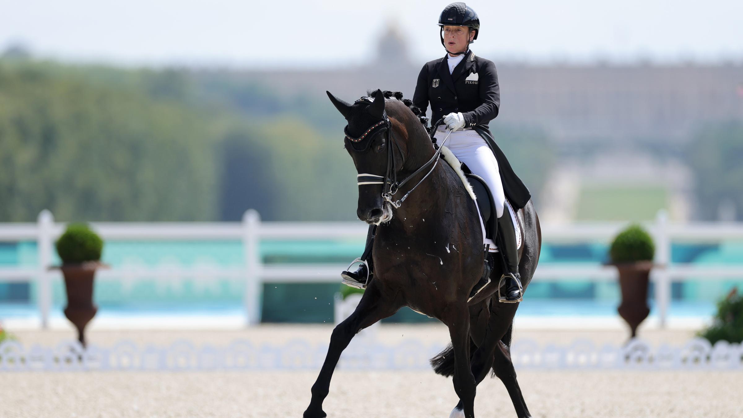 Deutschlands Isabell Werth reitet auf ihrem Pferd Wendy beim Dressurfinale.