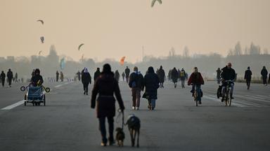 Dunst über Tempelhofer Feld