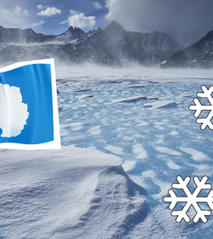 Schneeverwehungen auf der Oberfläche des Untersees in der Ost-Antarktis.