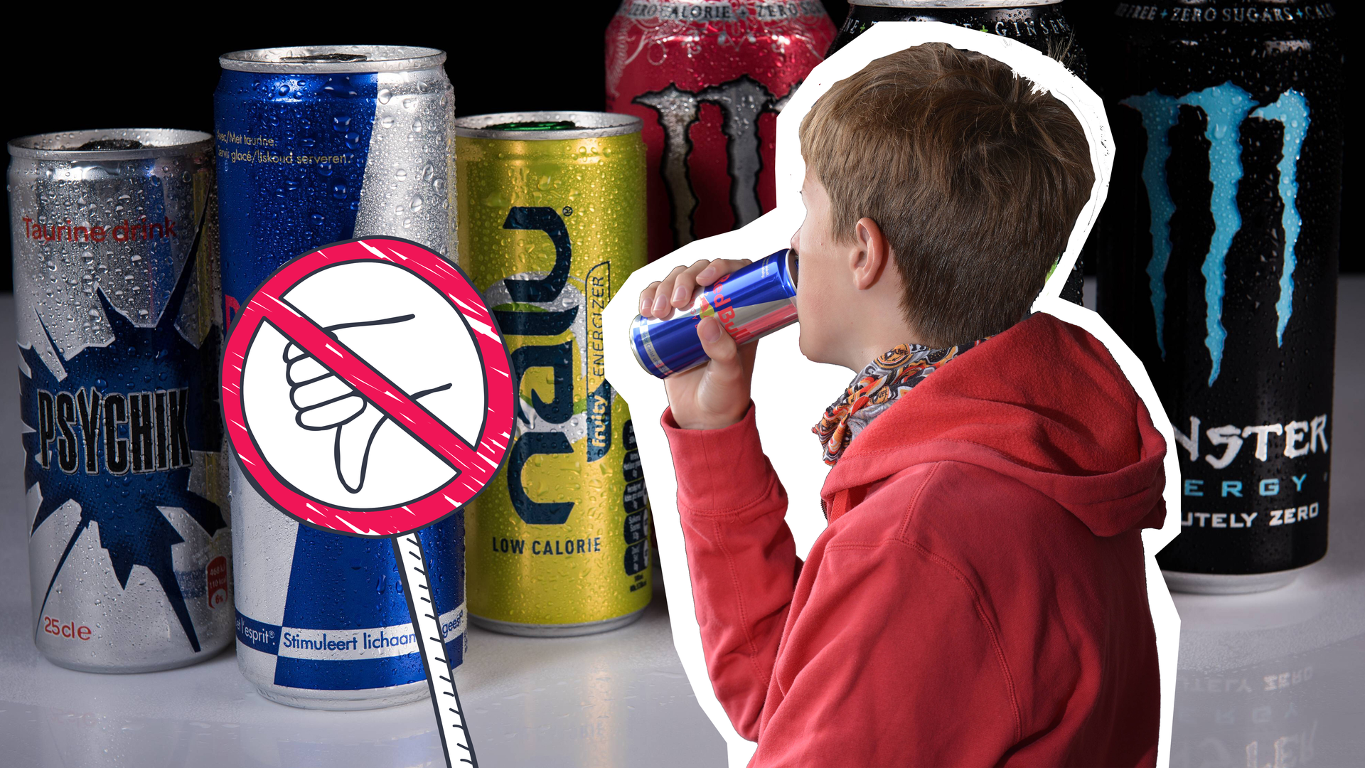 Verschiedene Energydrinks, Junge, der Energydrink trinkt und ein Verbotsschild