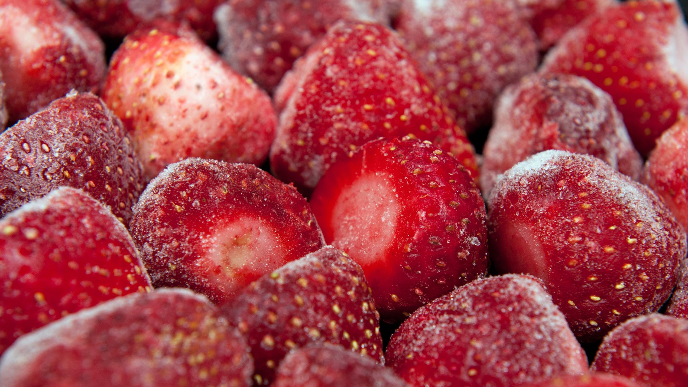 gefrorene Erdbeeren, die als Tiefkühlkost verkauft werden. 