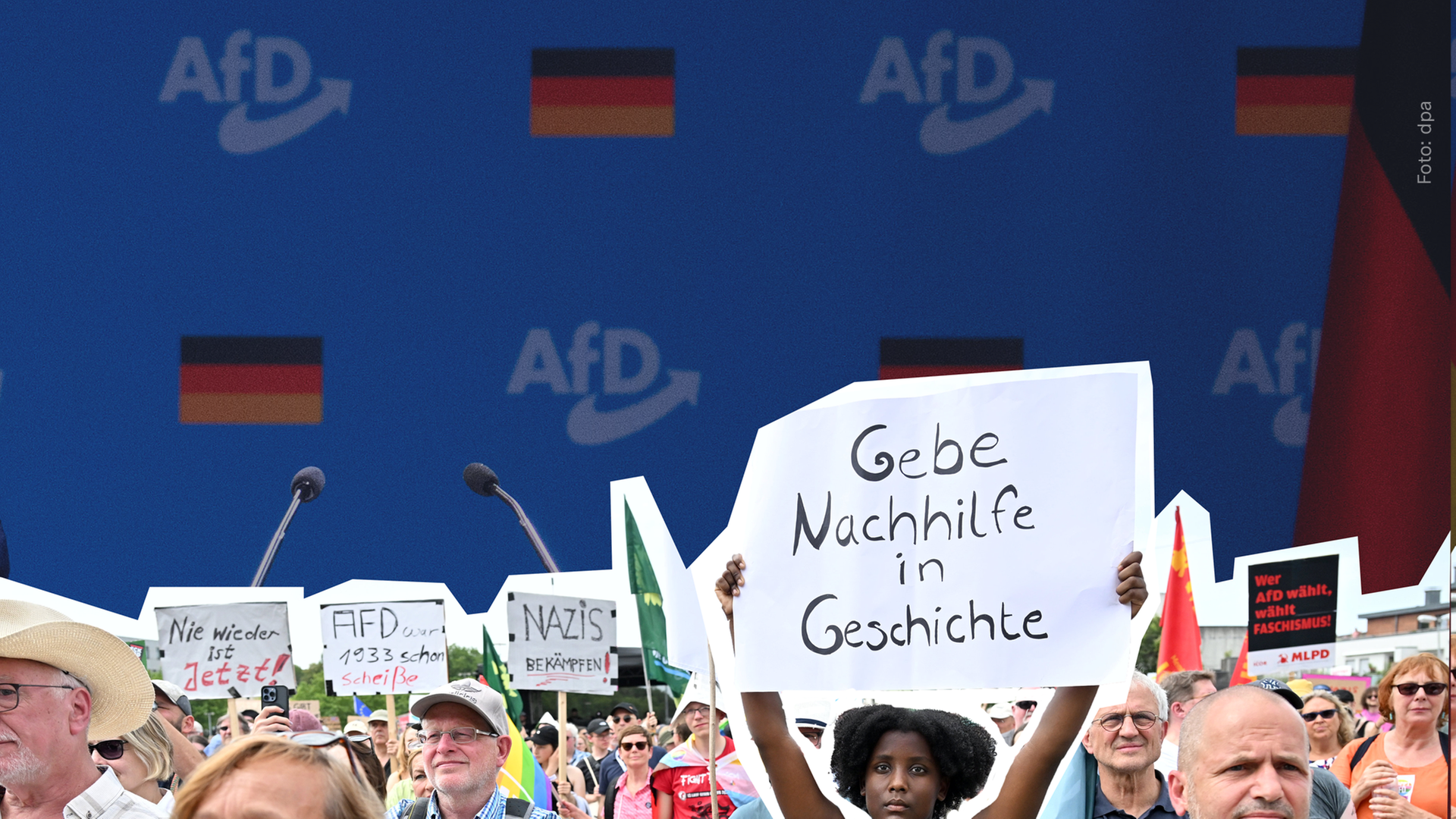 Bild von AfD Parteitag und DemonstrantInnen 