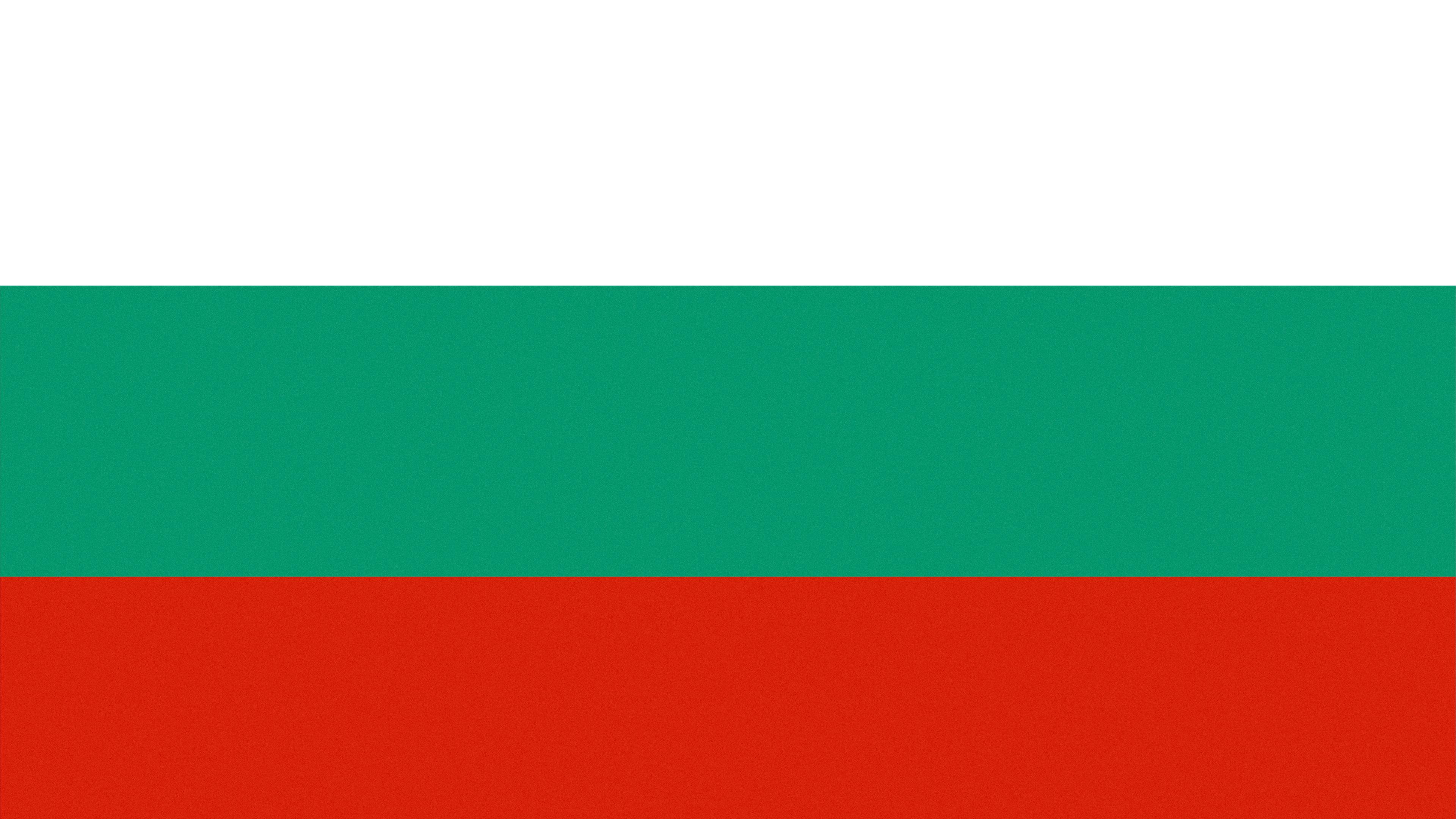 Flagge von Bulgarien mit drei Balken übereinander: weiß, grün, rot