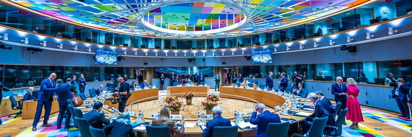 EU-Gipfel in buntem Raum