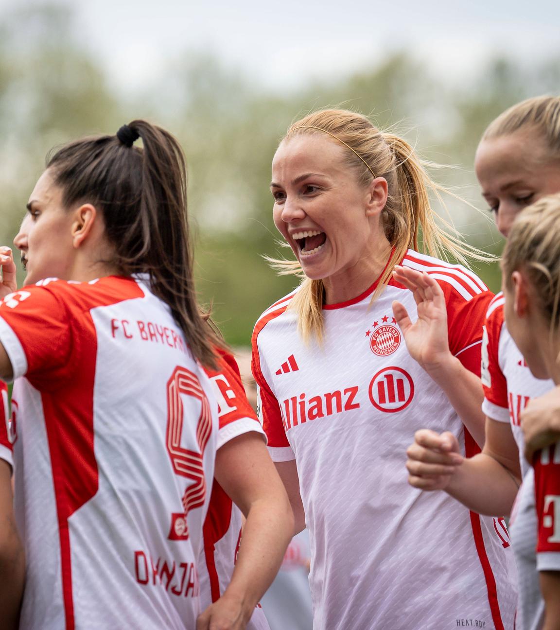 Torjubel nach dem 0:1 durch Georgia Stanway.