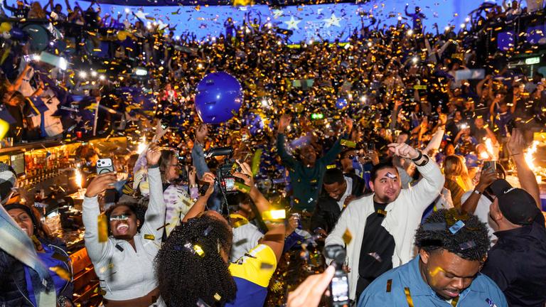 Feiernde Fans von Curacao bejubeln im November den ersten Einzug zur Endrunde der Fußball-WM.