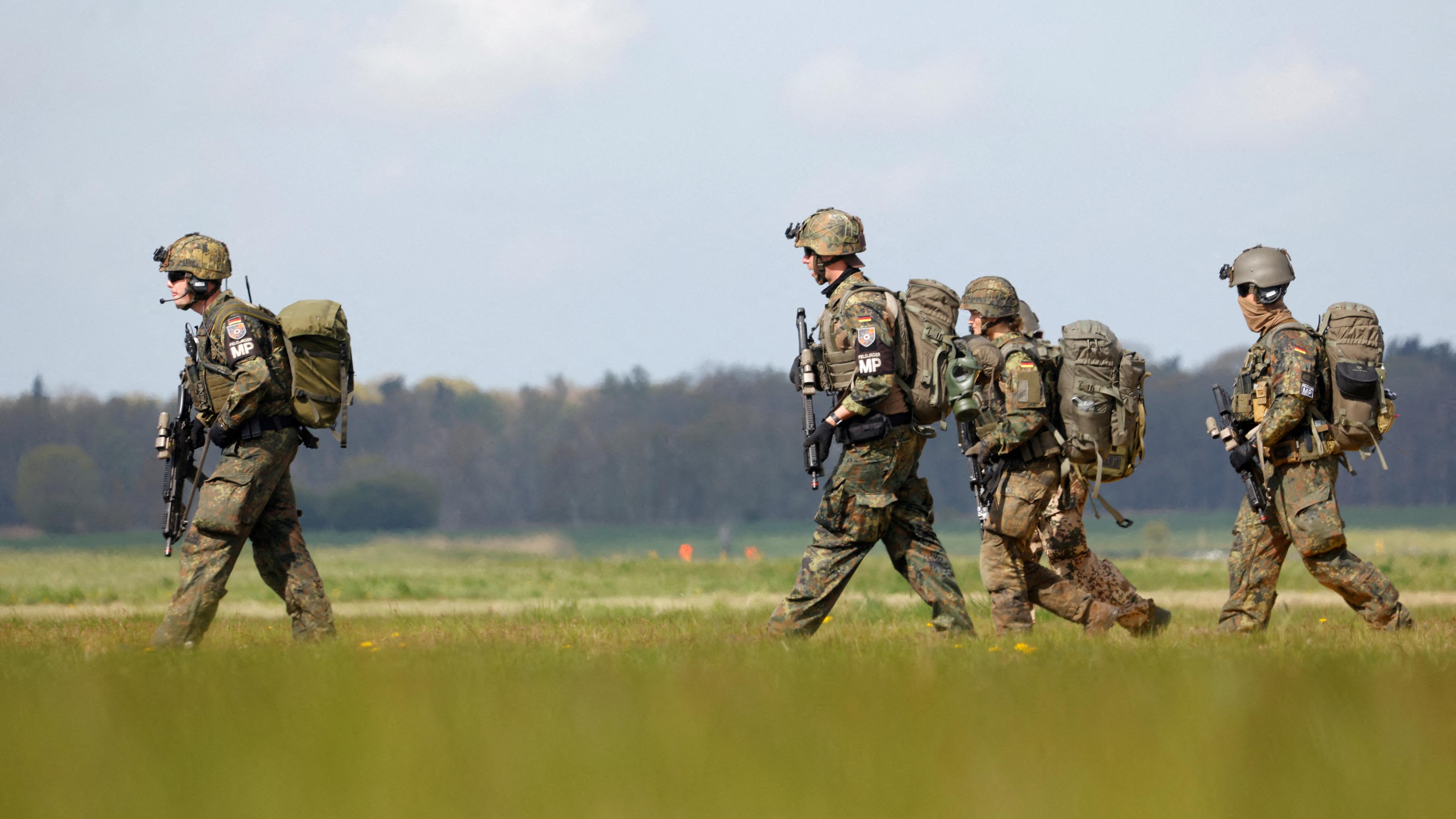Feldjäger der Bundeswehr während der Übung "Schneller Adler"