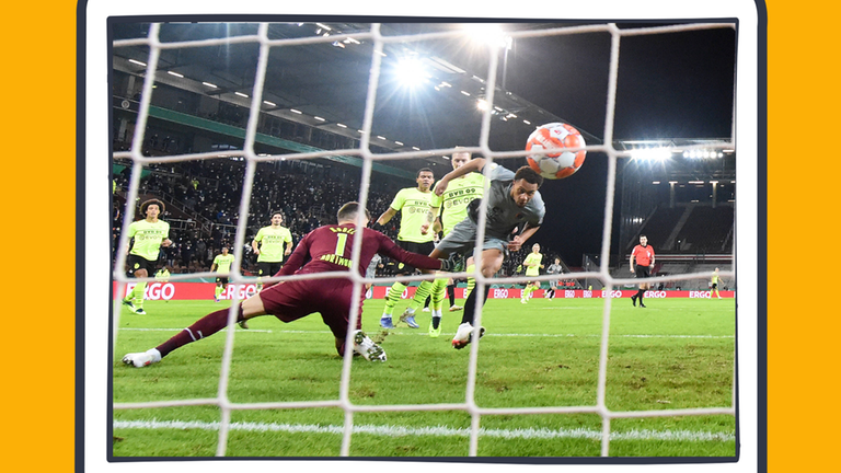 Bild von Fernseher, auf dem Sport läuft.