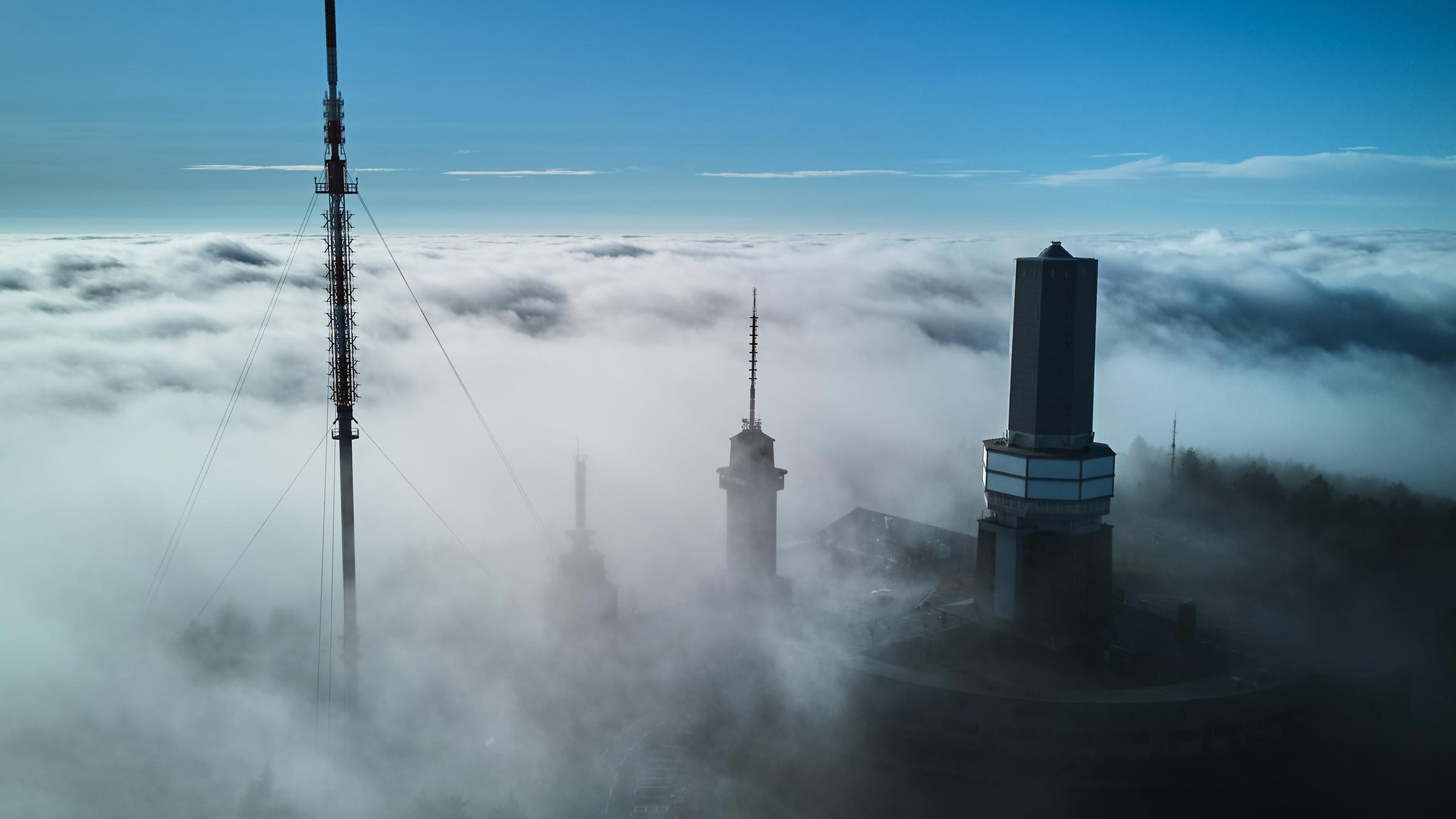 Nebel über Deutschland von Feldberg, Frankfurt aus geschossen