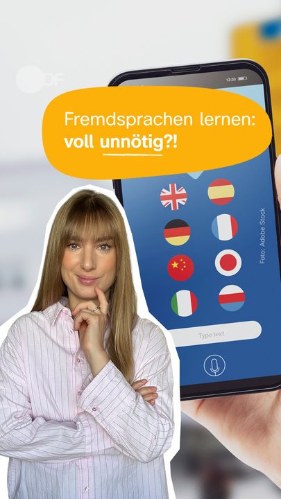Grafik: Host Johanna schaut nachdenklich, dahinter Handy mit Länderflaggen, darüber Schrift "Fremdsprachen lernen voll unnötig?"