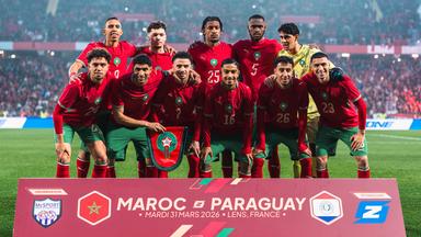 Die marokkanische Nationalmannschaft posiert für ein Gruppenfoto bei einem Freundschaftsspiel gegen Paraguay.