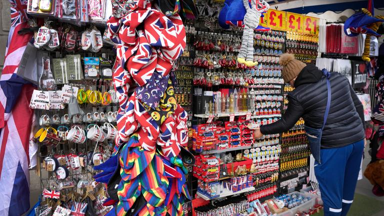 Gegenstände, deren Bezeichnung eigentlich aus dem Französischen stammen und eingedeutscht wurden. 