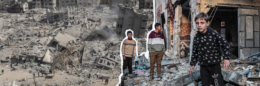 Zerstörte Gaza-Stadt im Hintergrund, im Vordergrund mit weißer Umrandung Jungen vor zerstörtem Haus