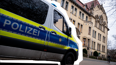 Polizei an Schule Berlin Friedenau