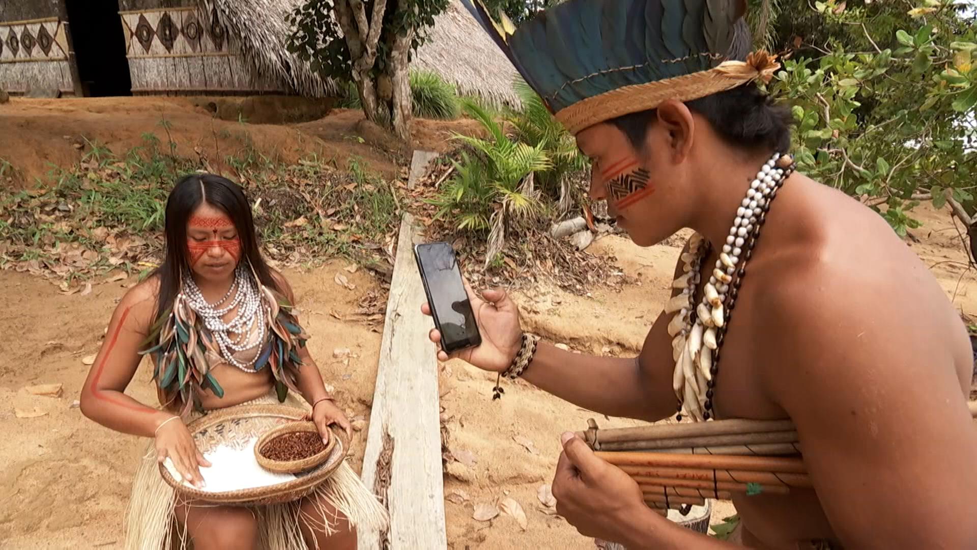 Indigene Influencerin